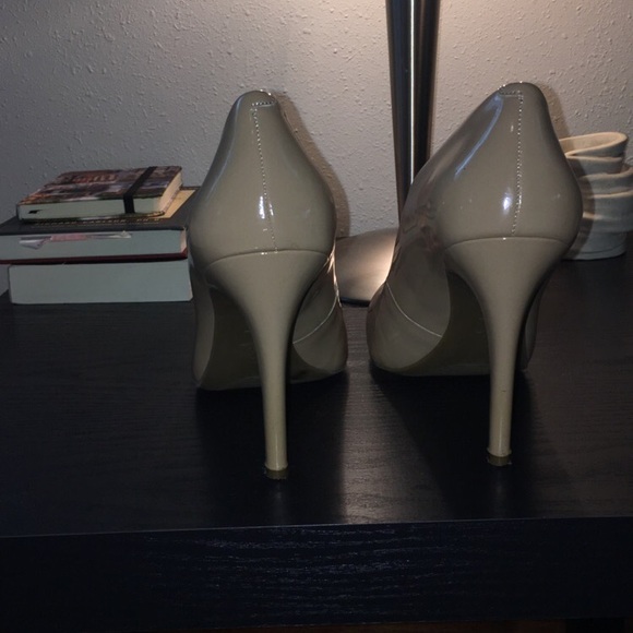Jessica Simpson Nude Heels. Only wore once! - Picture 3 of 5